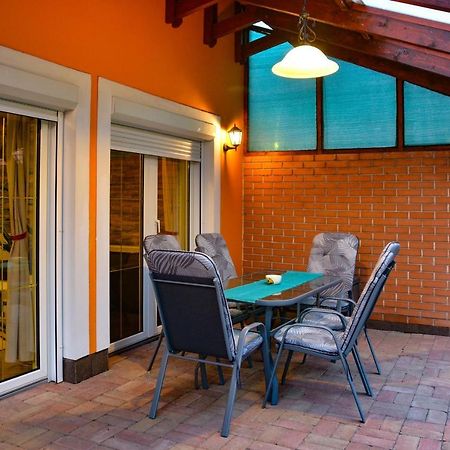 Afrodite Apartmanhaz エゲル エクステリア 写真