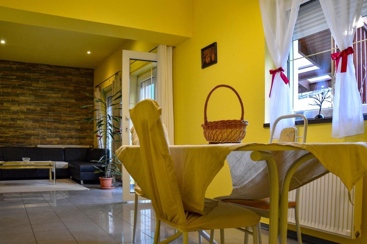 Afrodite Apartmanhaz エゲル エクステリア 写真